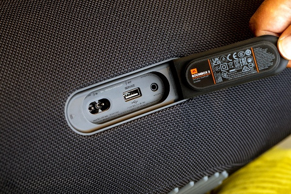 اسپیکر جی بی ال Boombox 3
