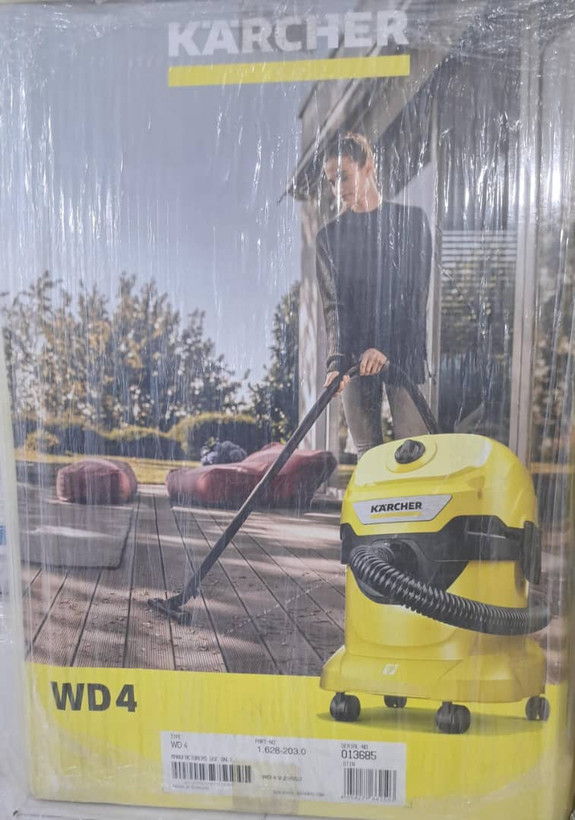 جاروبرقی آب و خاک کارچر مدل WD4